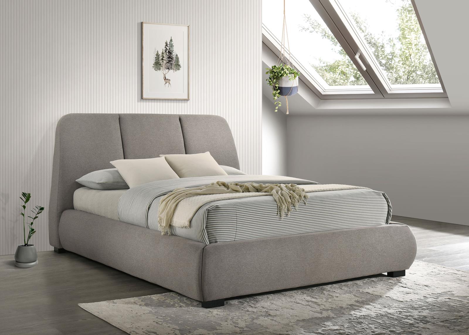 Mokena 46-inch Upholstered Queen Platform Bed - Image 2