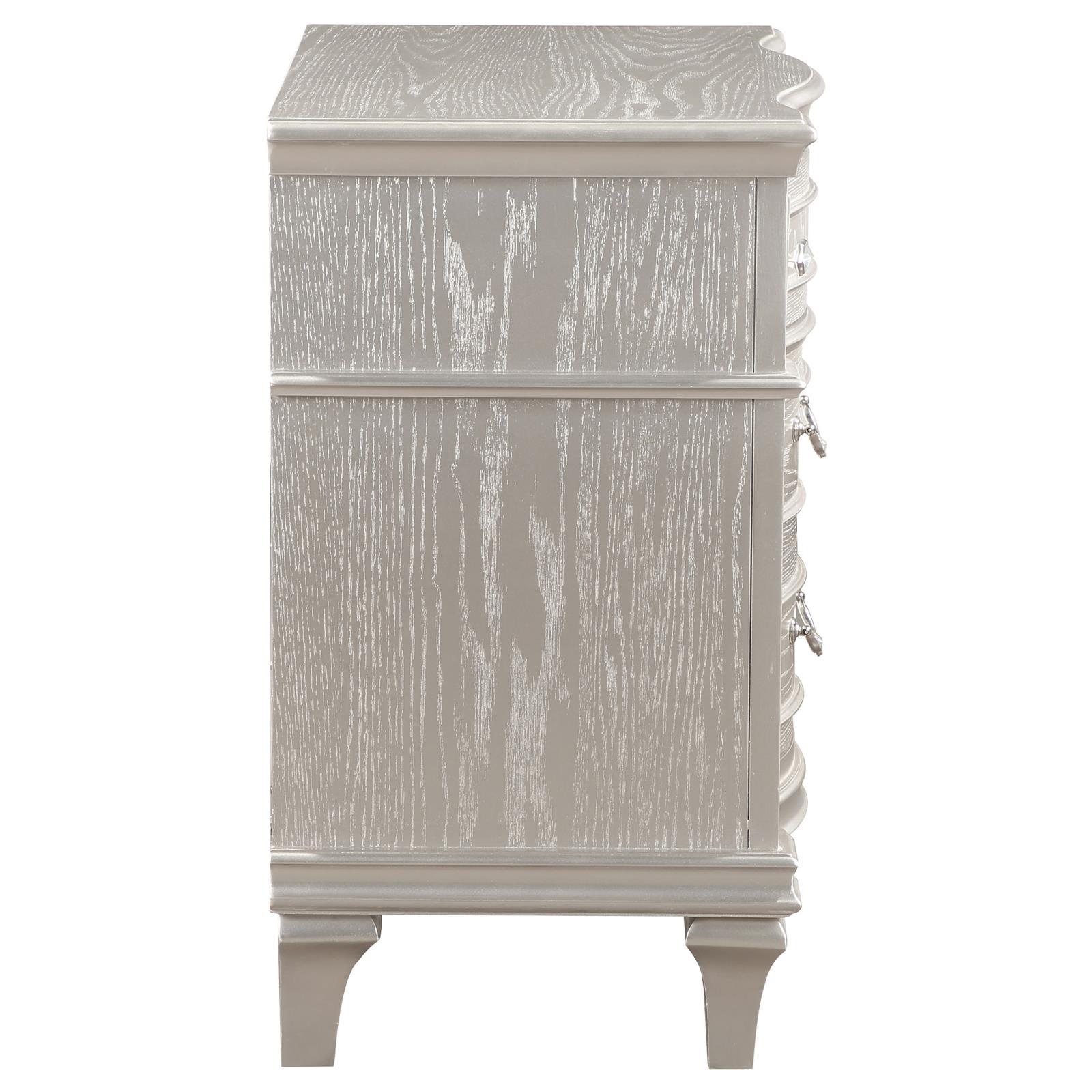 Evangeline 3-drawer Nightstand Silver Oak - Image 9