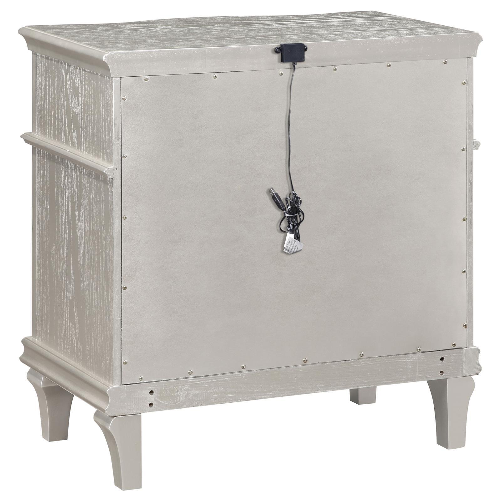 Evangeline 3-drawer Nightstand Silver Oak - Image 6