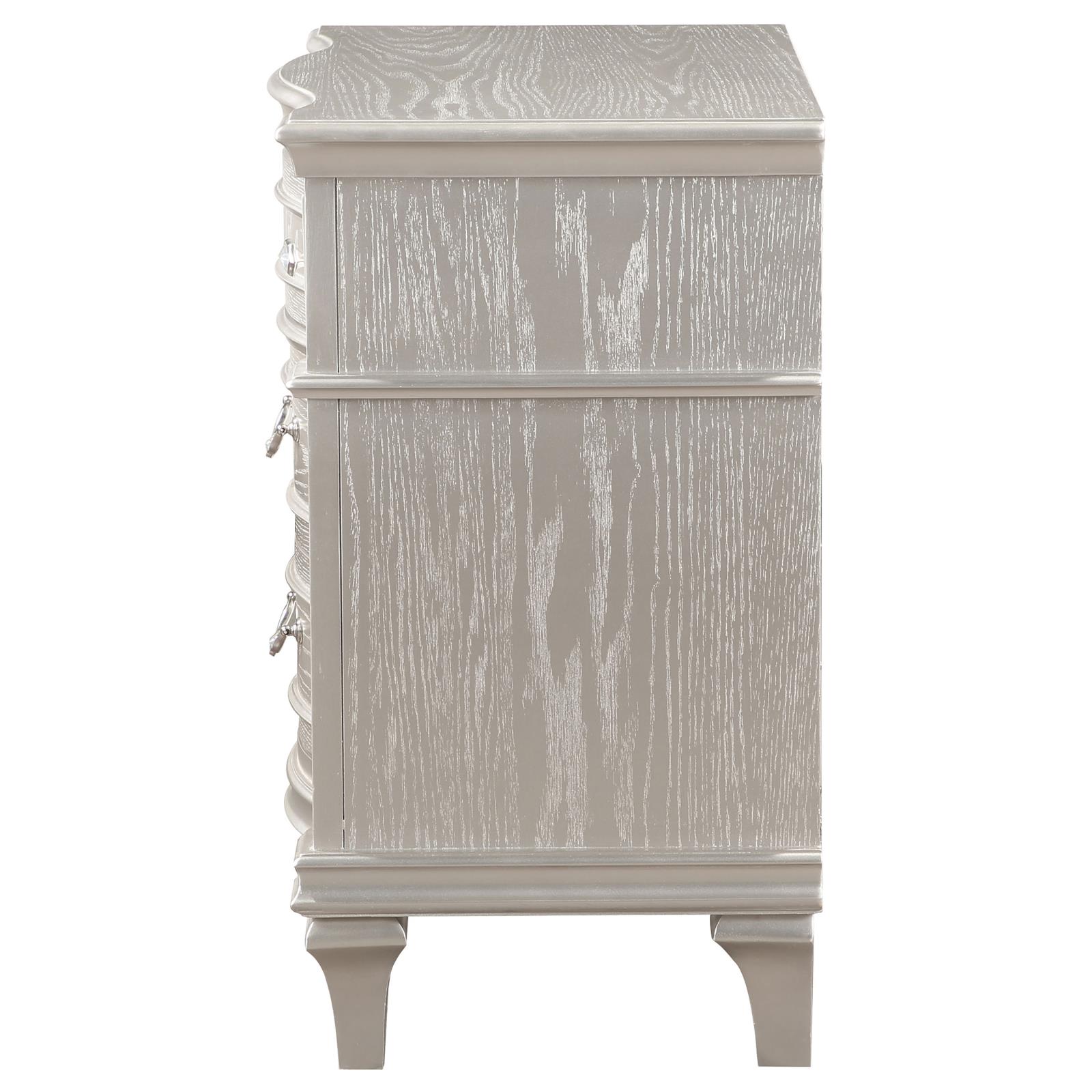 Evangeline 3-drawer Nightstand Silver Oak - Image 5