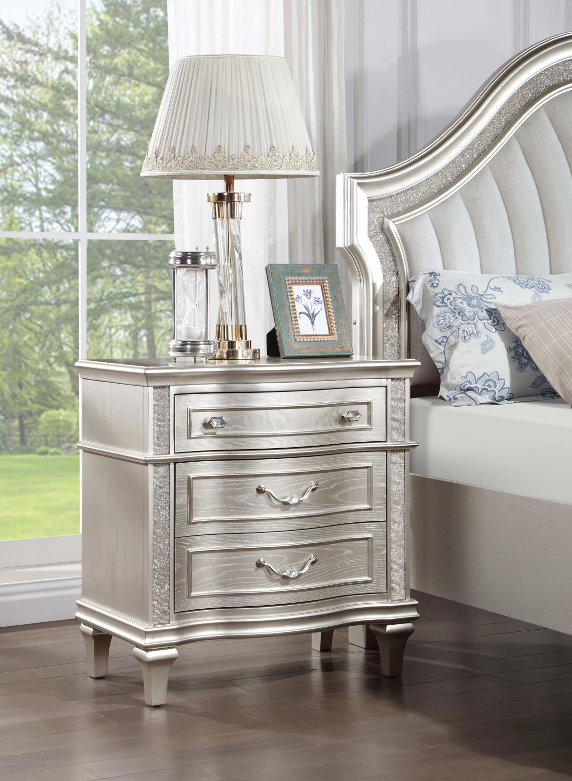 Evangeline 3-drawer Nightstand Silver Oak - Image 2