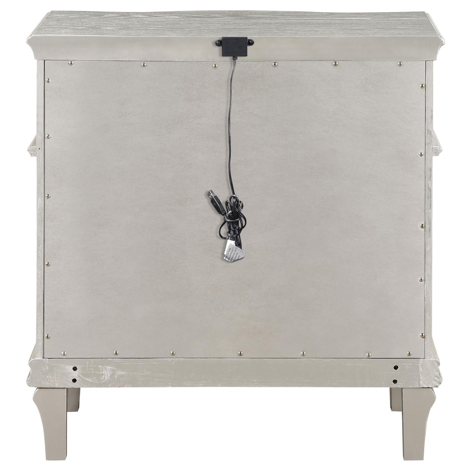 Evangeline 3-drawer Nightstand Silver Oak - Image 7