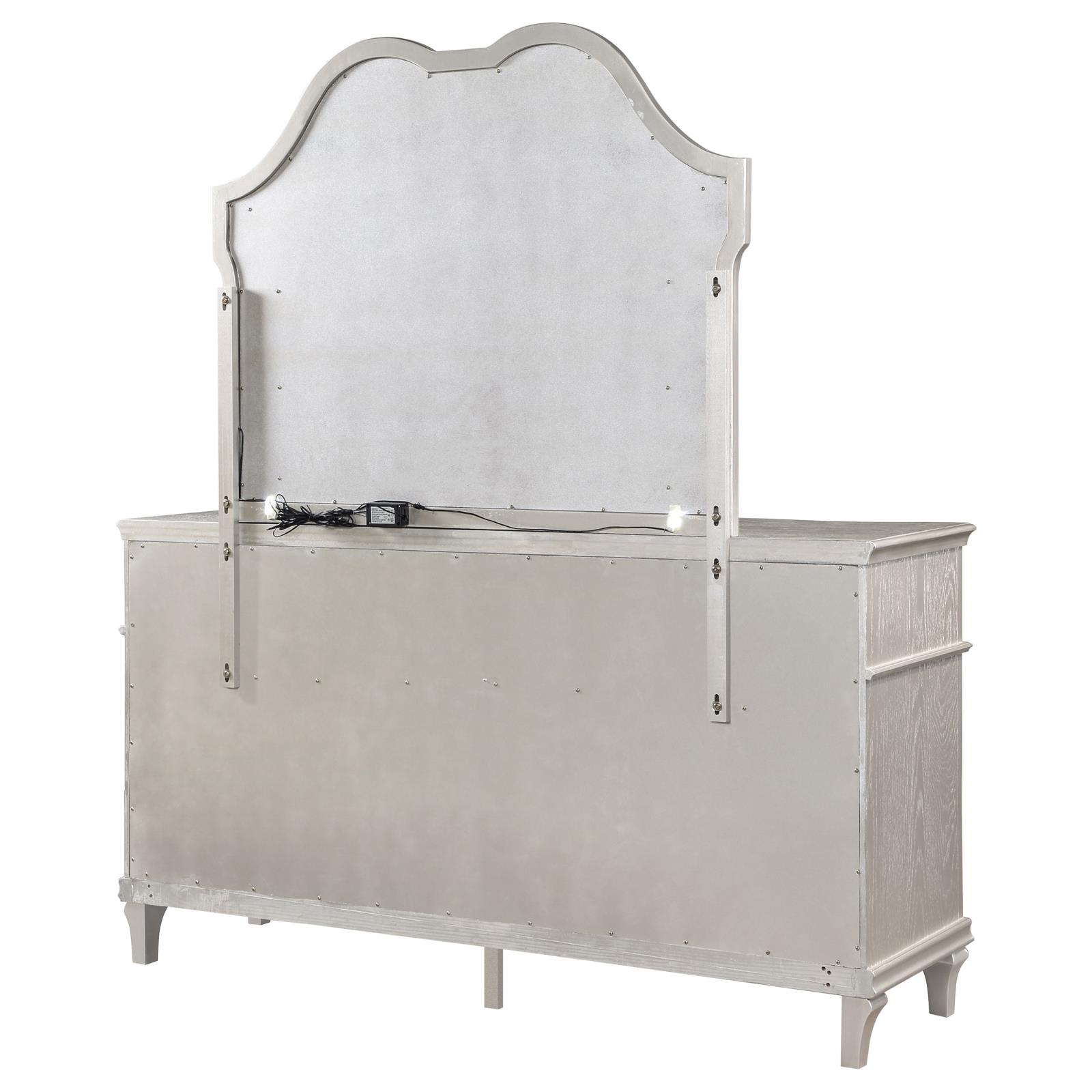 Evangeline 9-drawer Dresser with Mirror Silver Oak - Image 8