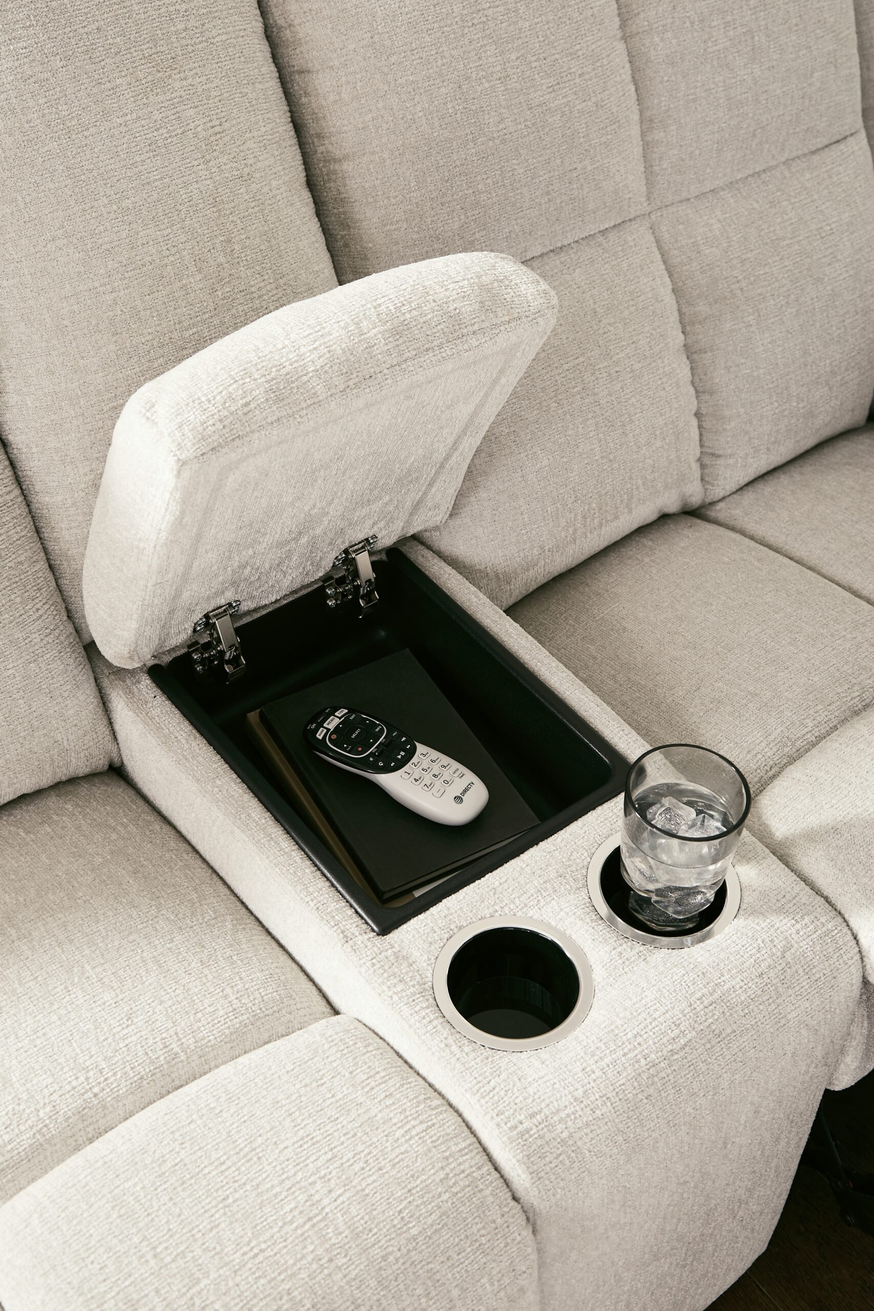 Orlen - Double Reclining Loveseat With Console - Winter - Image 7