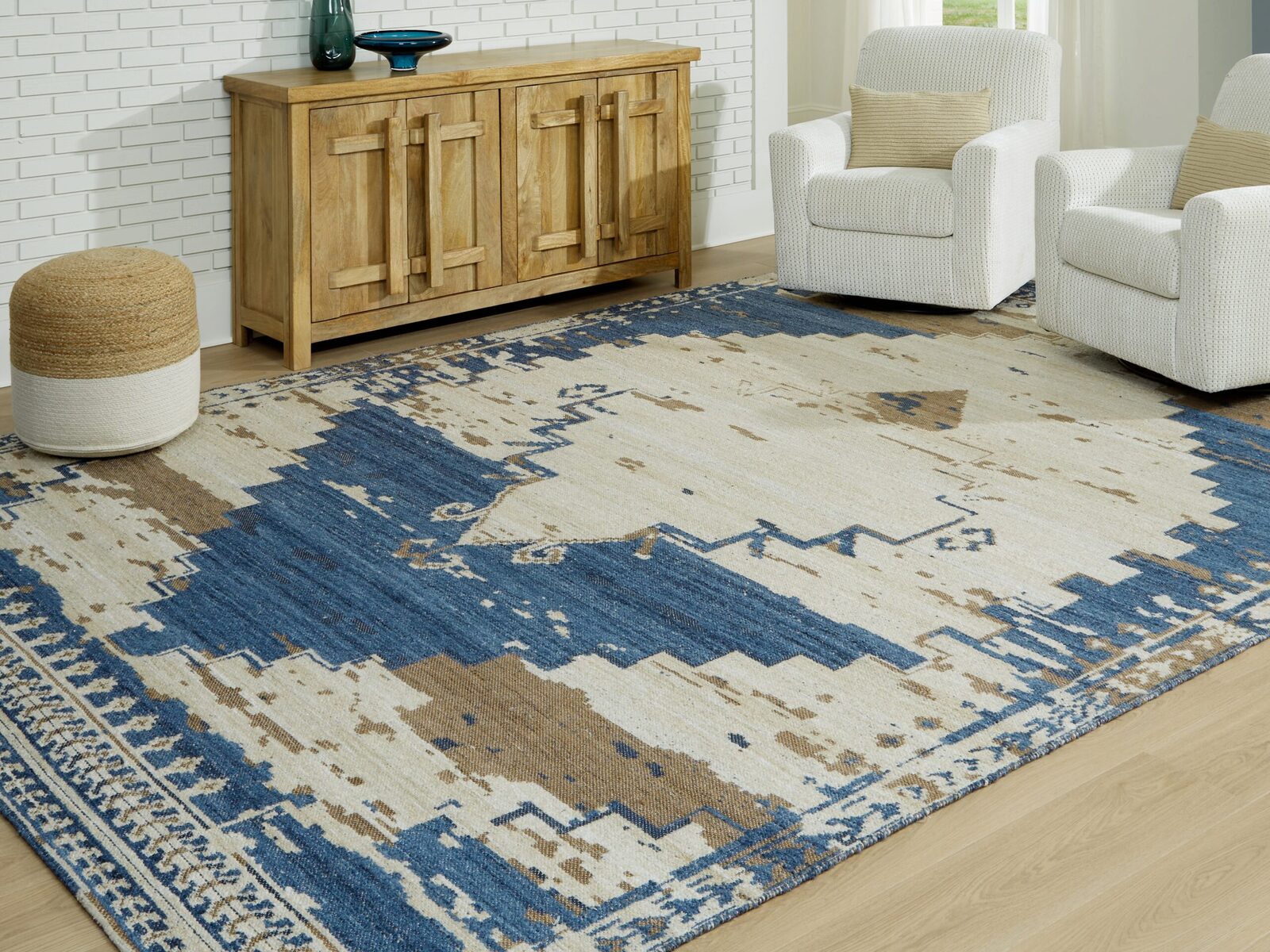 Varnler - Rug - Image 6