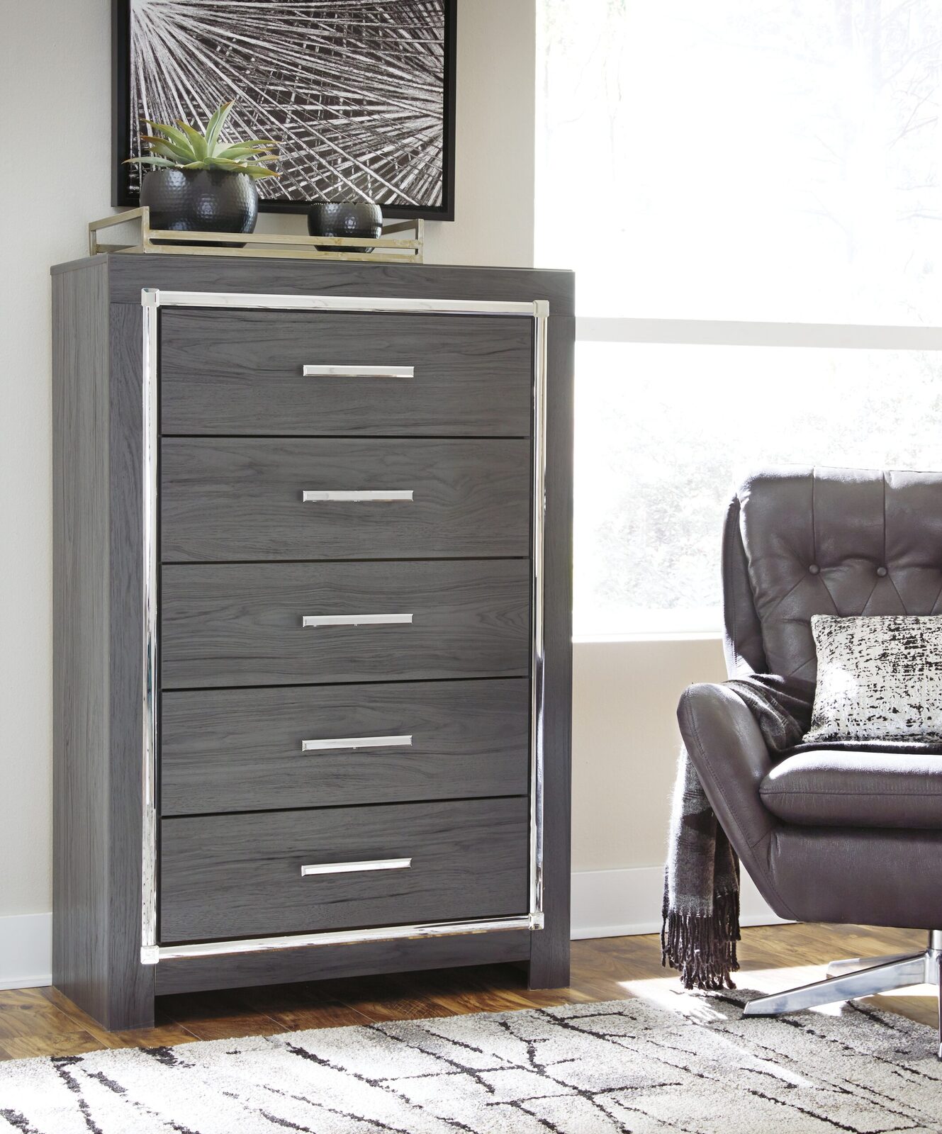 Lodanna - Bedroom Set - Image 6