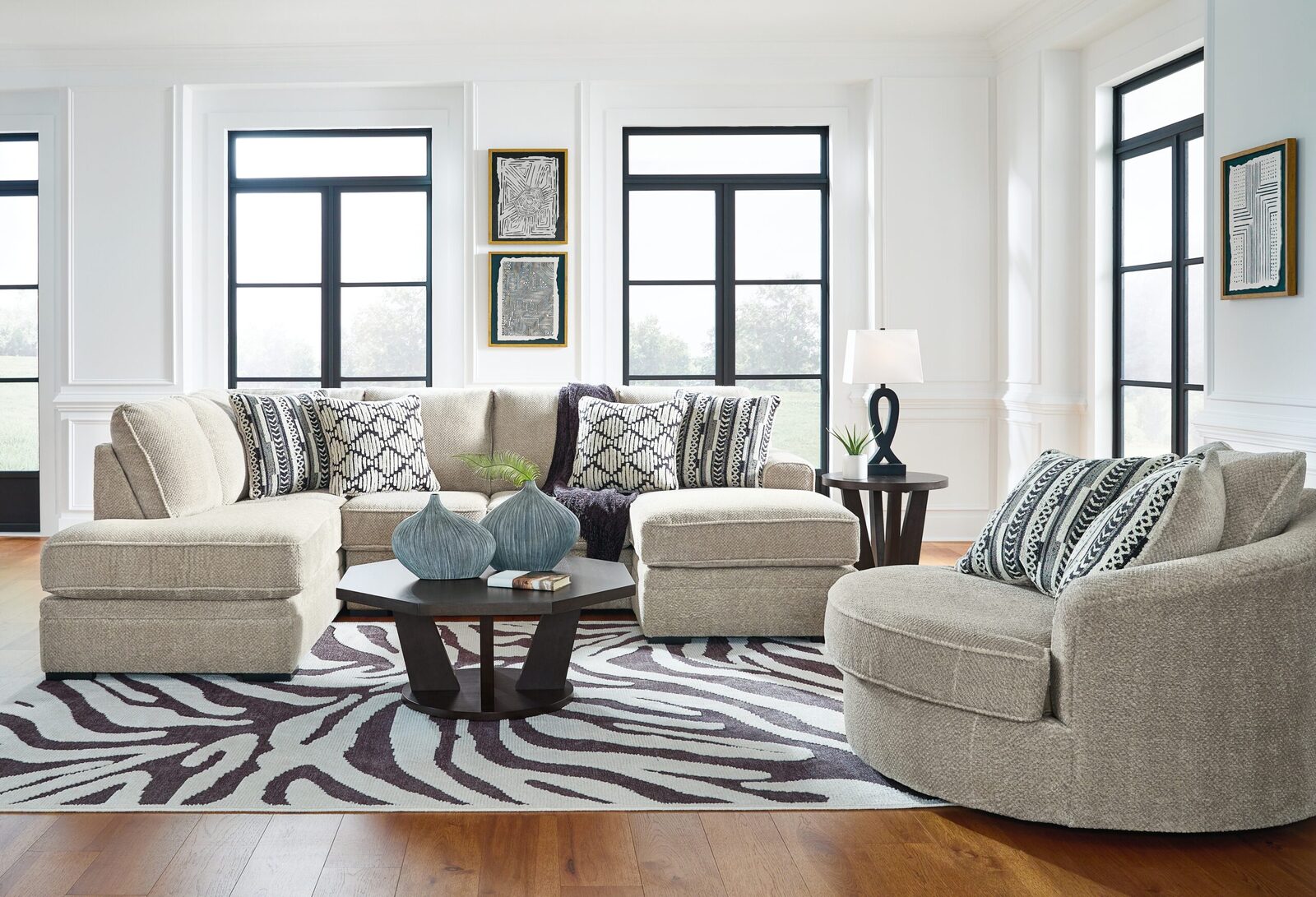 Calnita - Living Room Set - Image 2