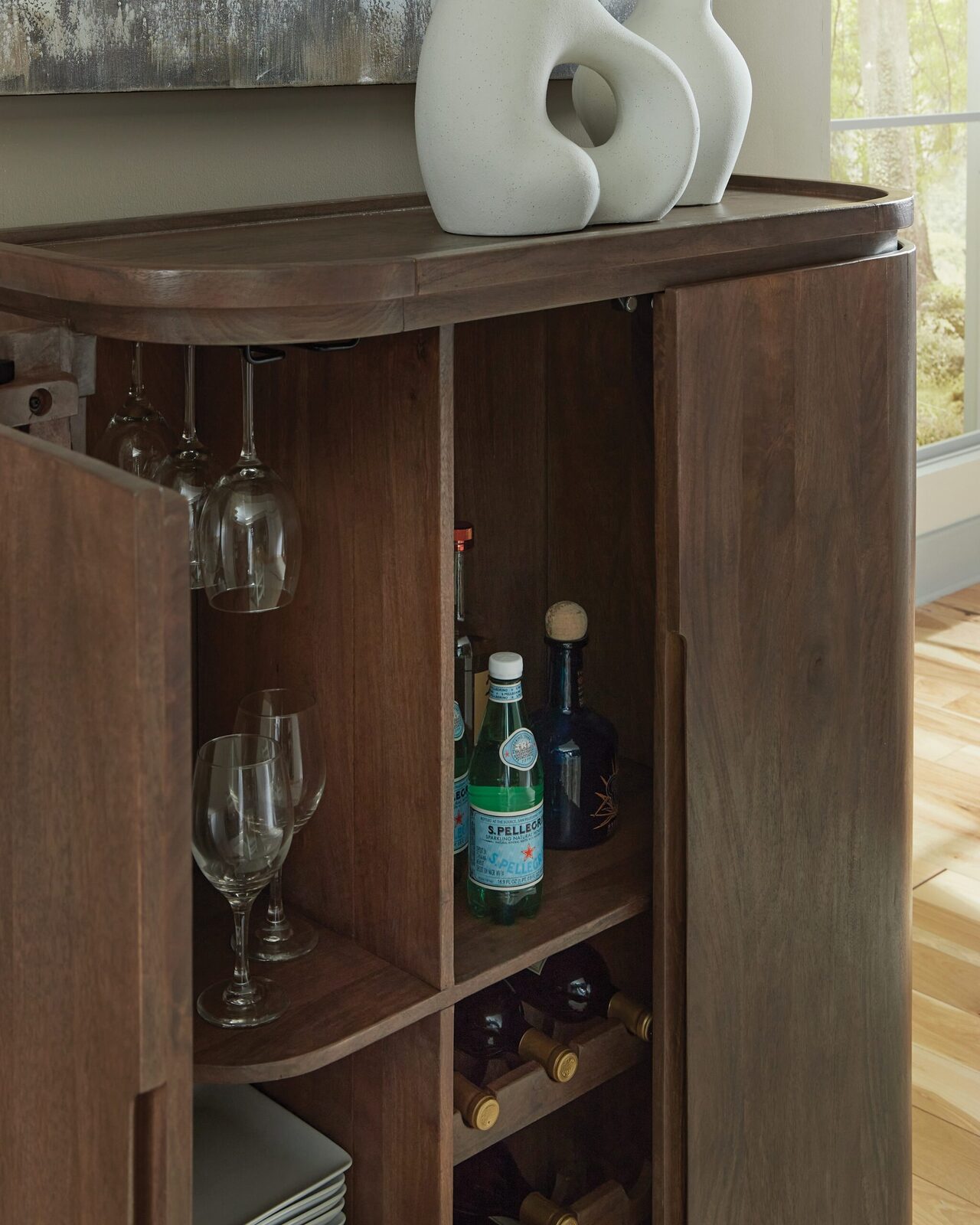 Landermont - Bar Cabinet - Medium Brown - Image 6