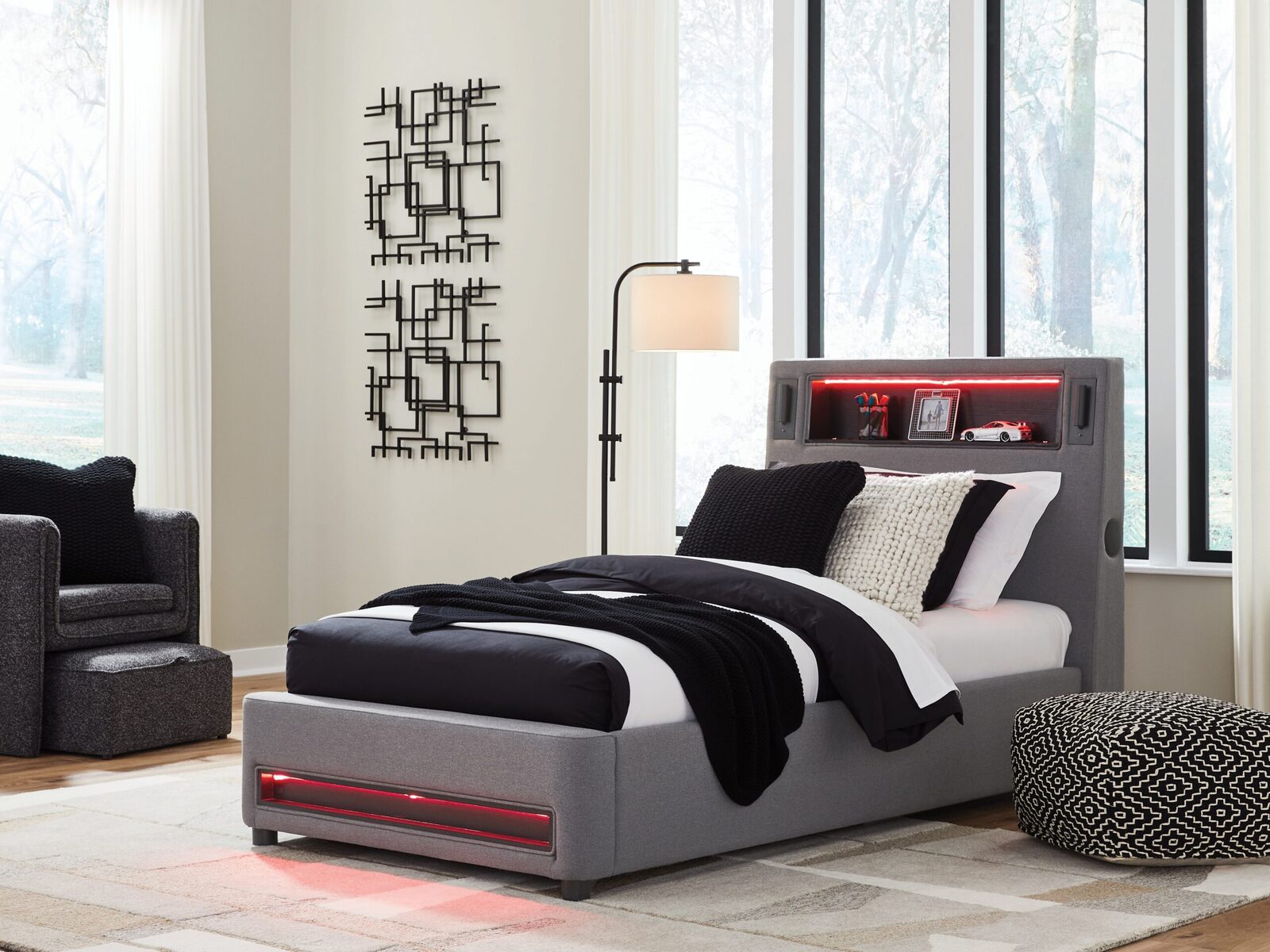 Verishaw - Upholstered Bed - Image 22