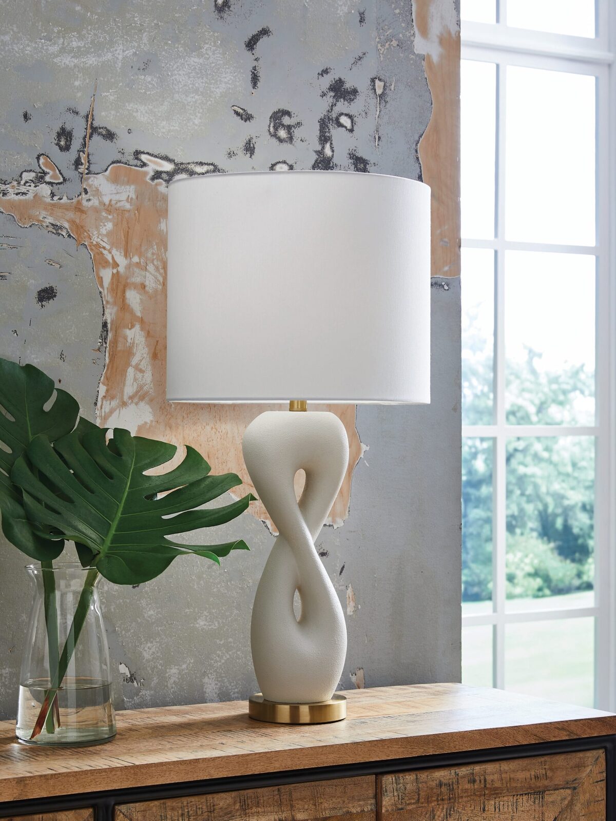 Judrich - Poly Table Lamp - White / Gold Finish - Image 2
