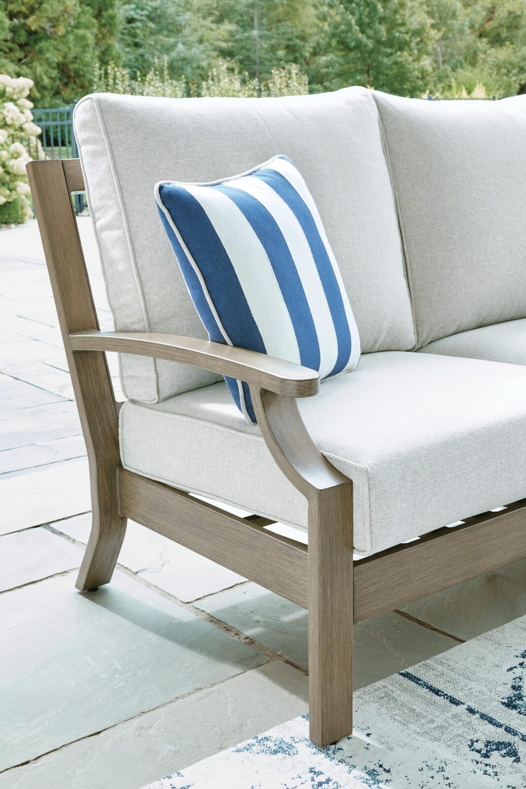 Rainier Ranch - Loveseat With Cushion - Brown / Beige - Image 6