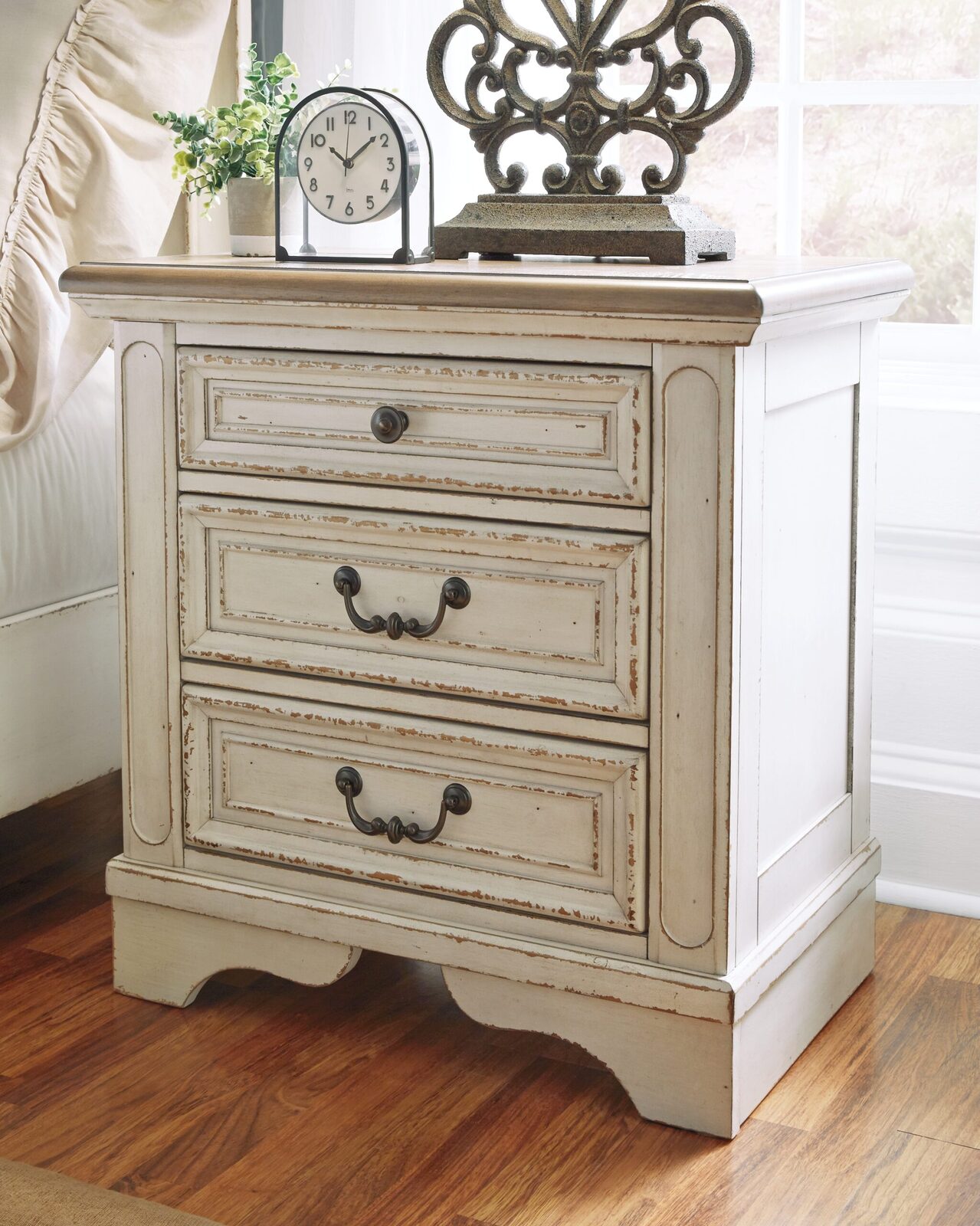 Realyn - Storage Bedroom Set - Image 6