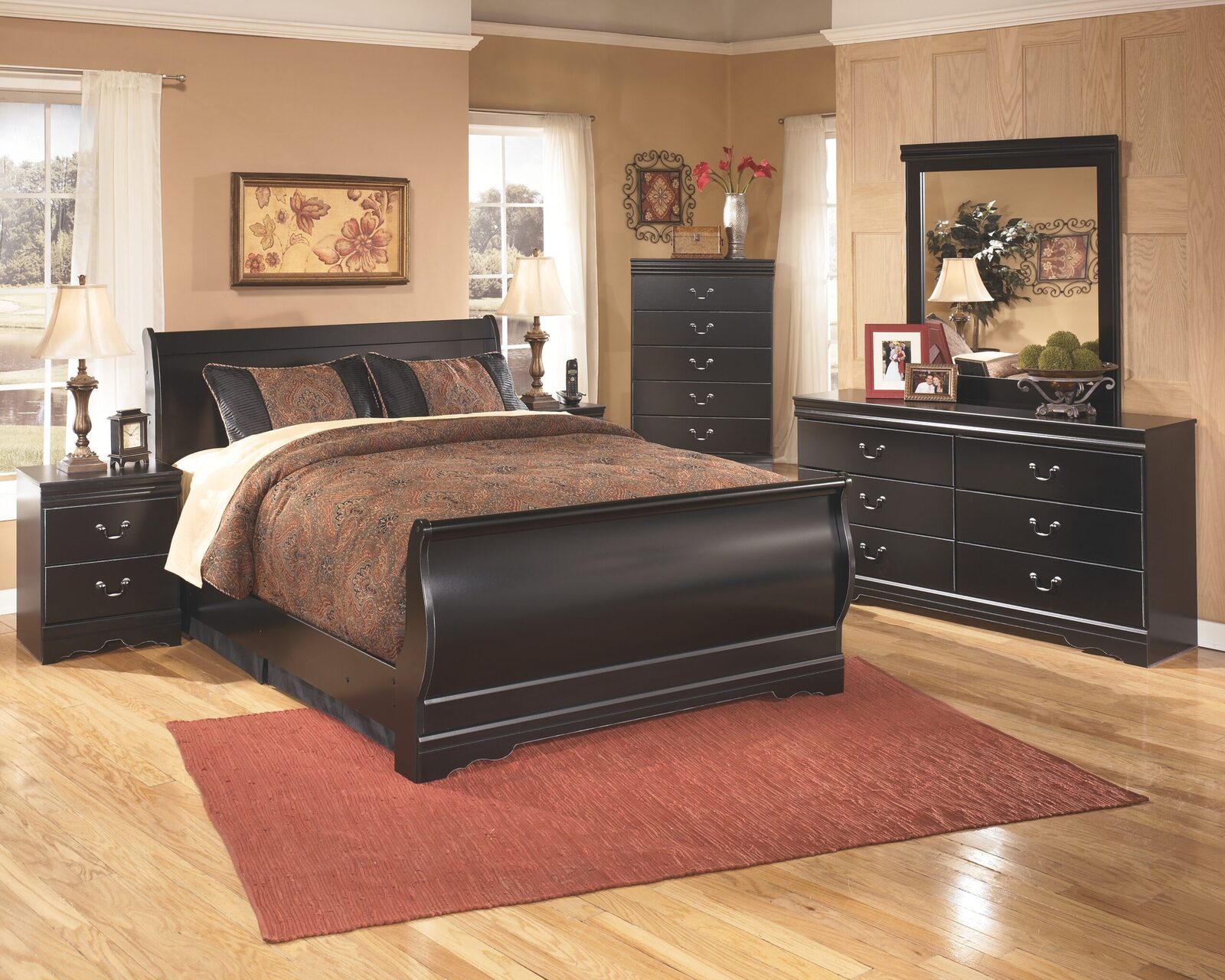 Huey Vineyard - Five Drawer Chest - Black - Image 5