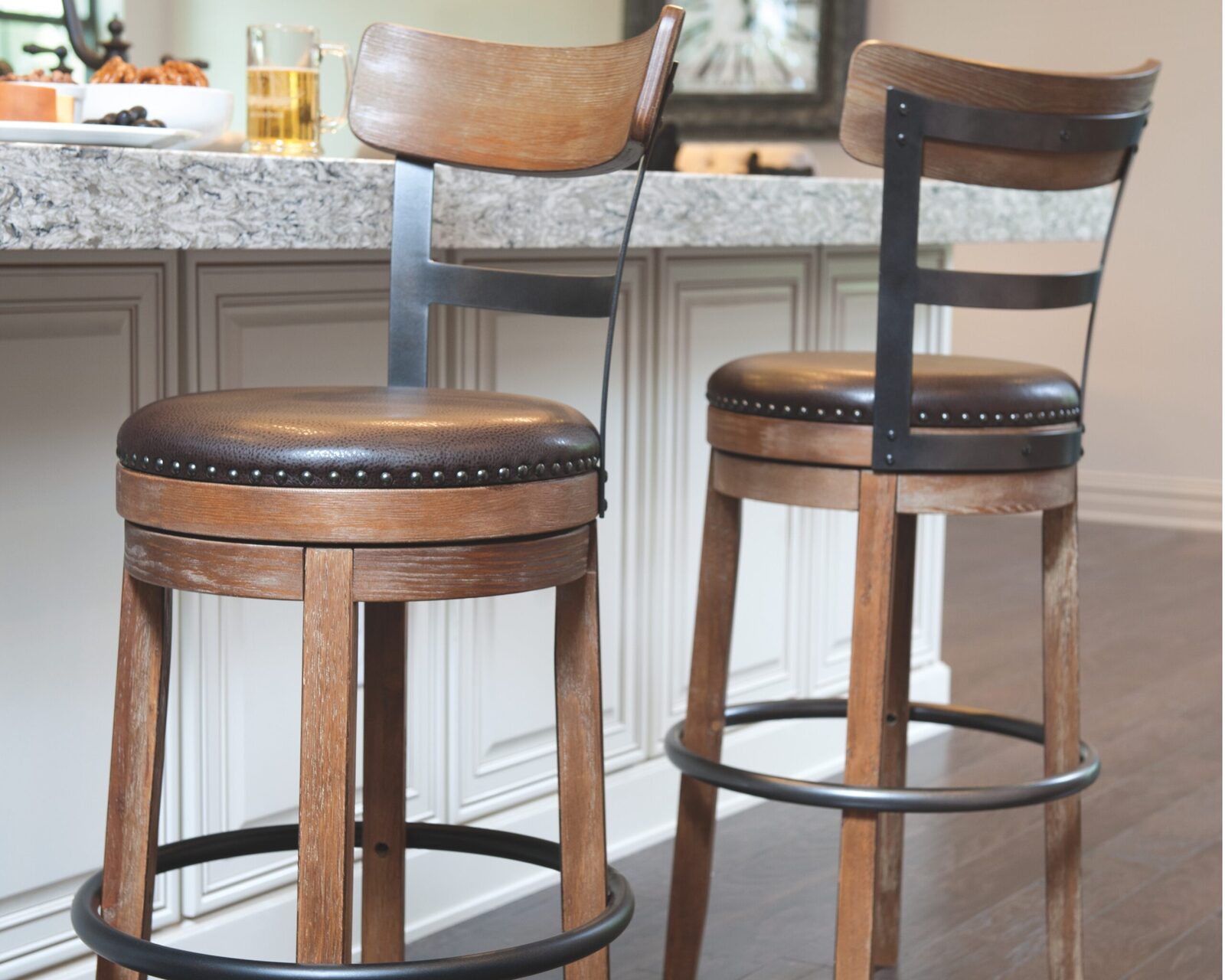 Pinnadel - Swivel Barstool - Image 3