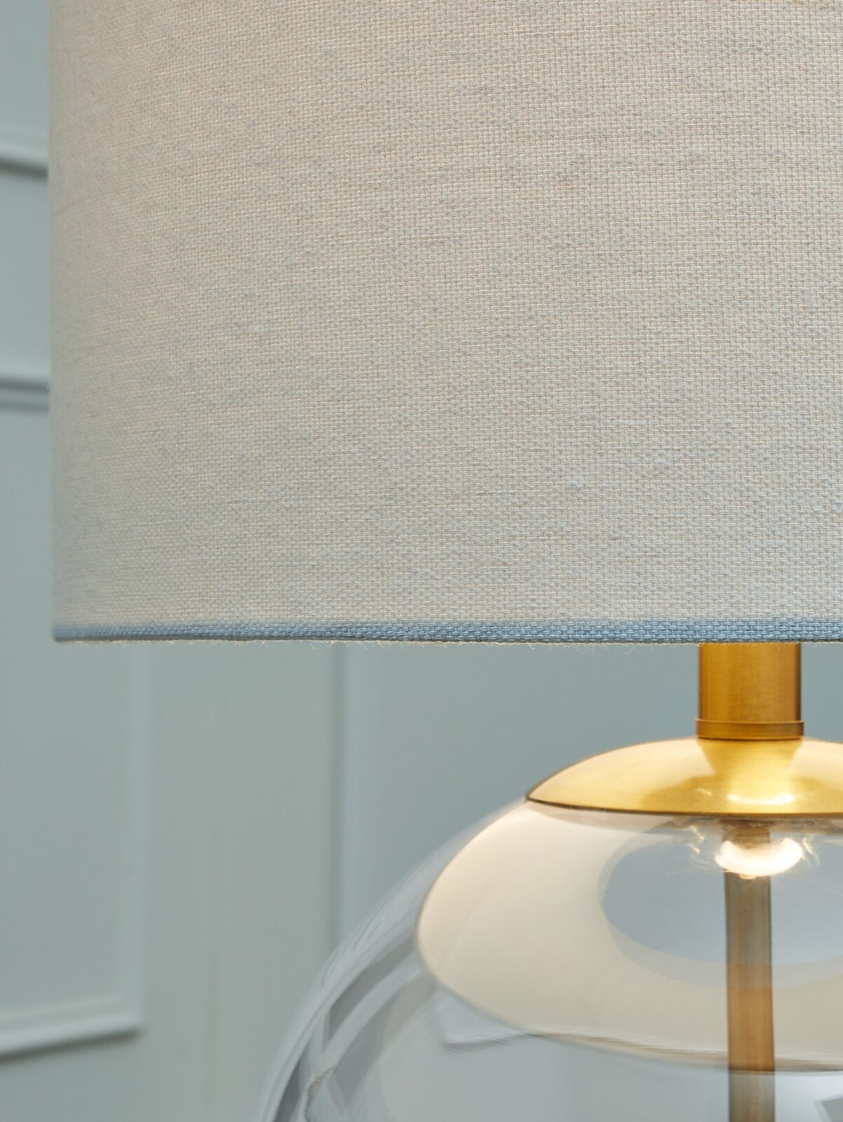 Samder - Glass Table Lamp - White - Image 3