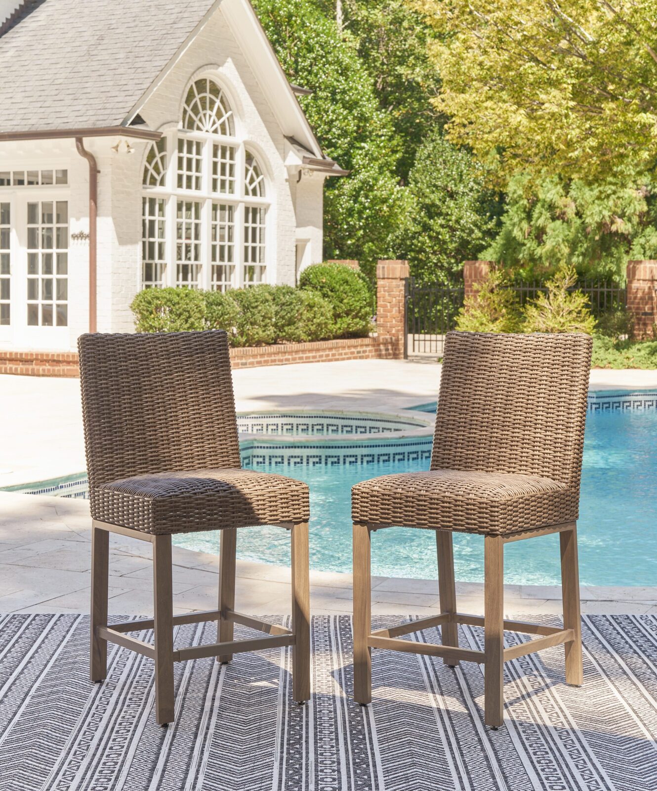 Walton Bridge - 5 Pc. - Square Bar Table W/Fire Pit, 4 Barstools - Driftwood - Image 8