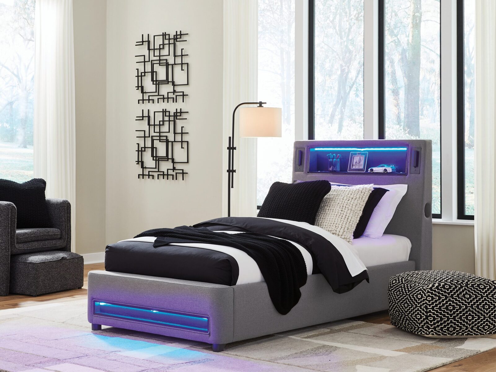 Verishaw - Upholstered Bed - Image 21