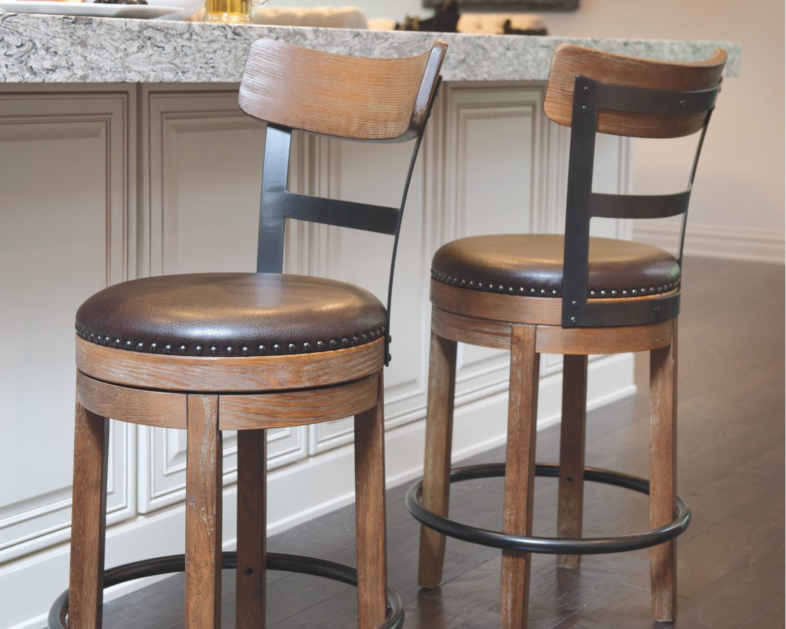 Pinnadel - Swivel Barstool - Image 6