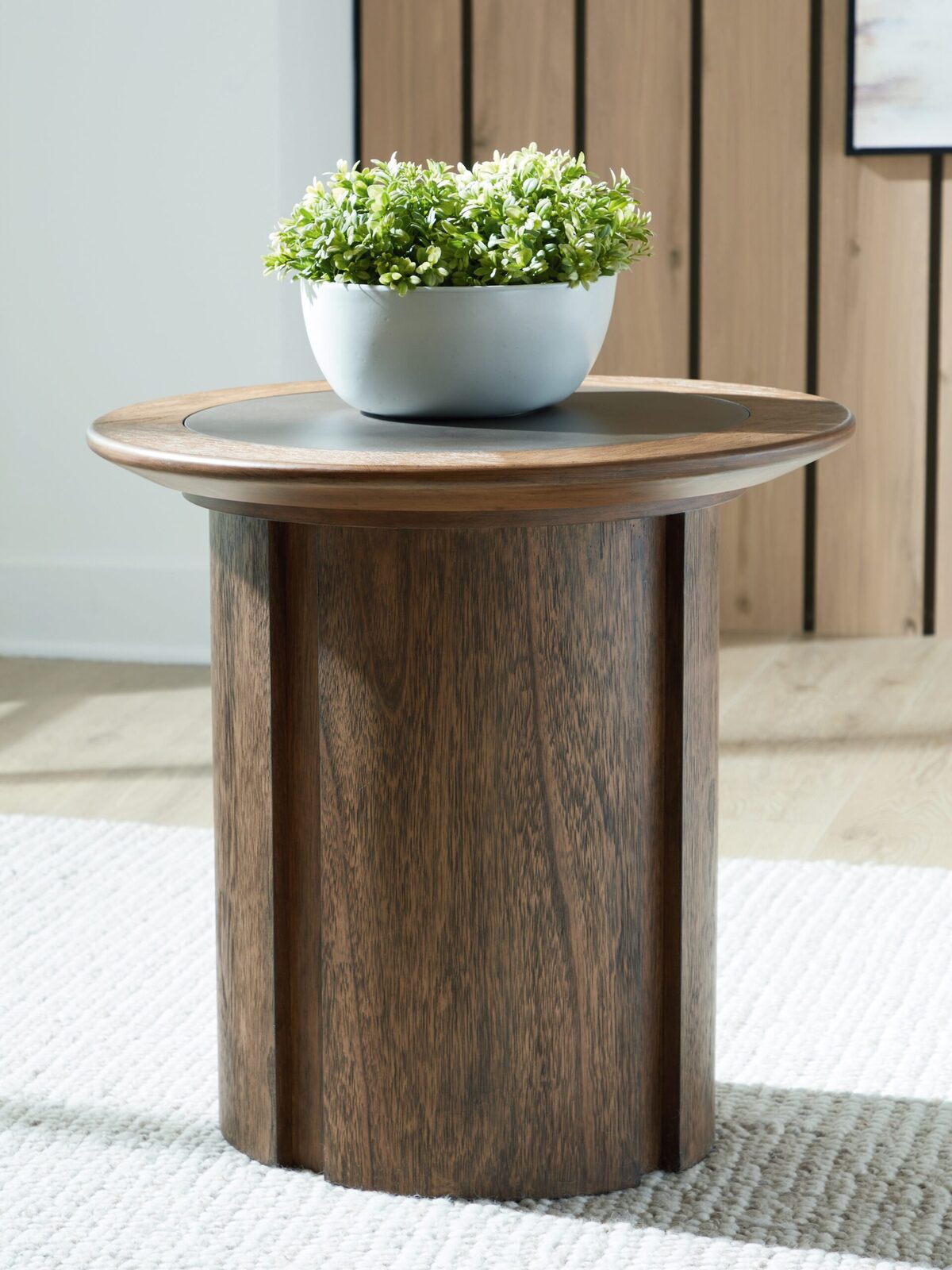 Dontayne - Round Table - Image 3