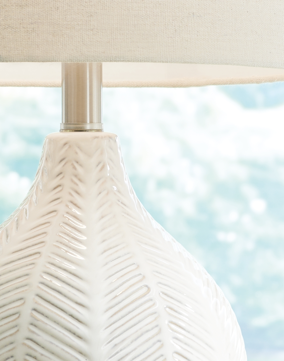 Rainermen - Ceramic Table Lamp - Off White - Image 3