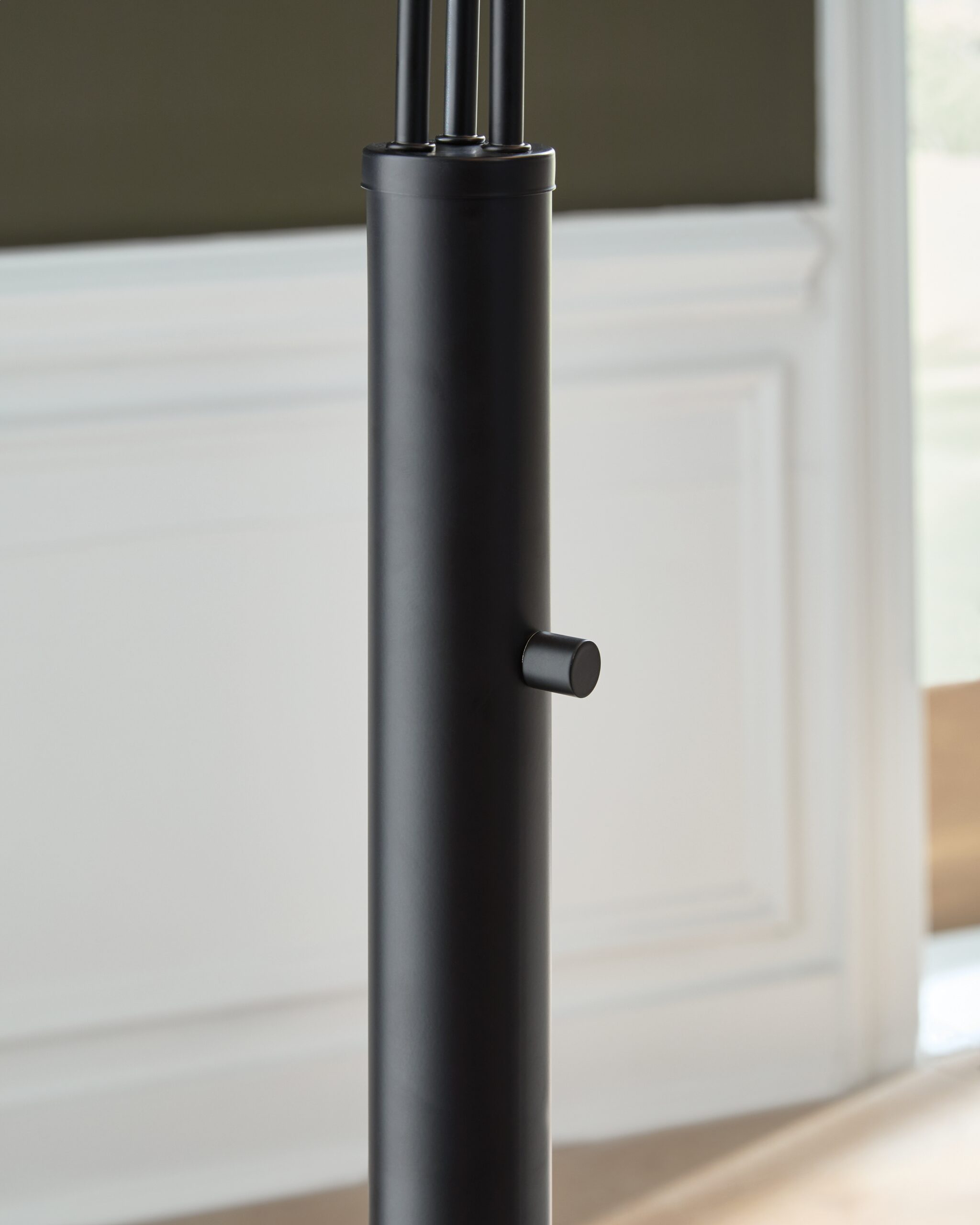 Gibbswellner - Metal Arc Lamp - Black - Image 5