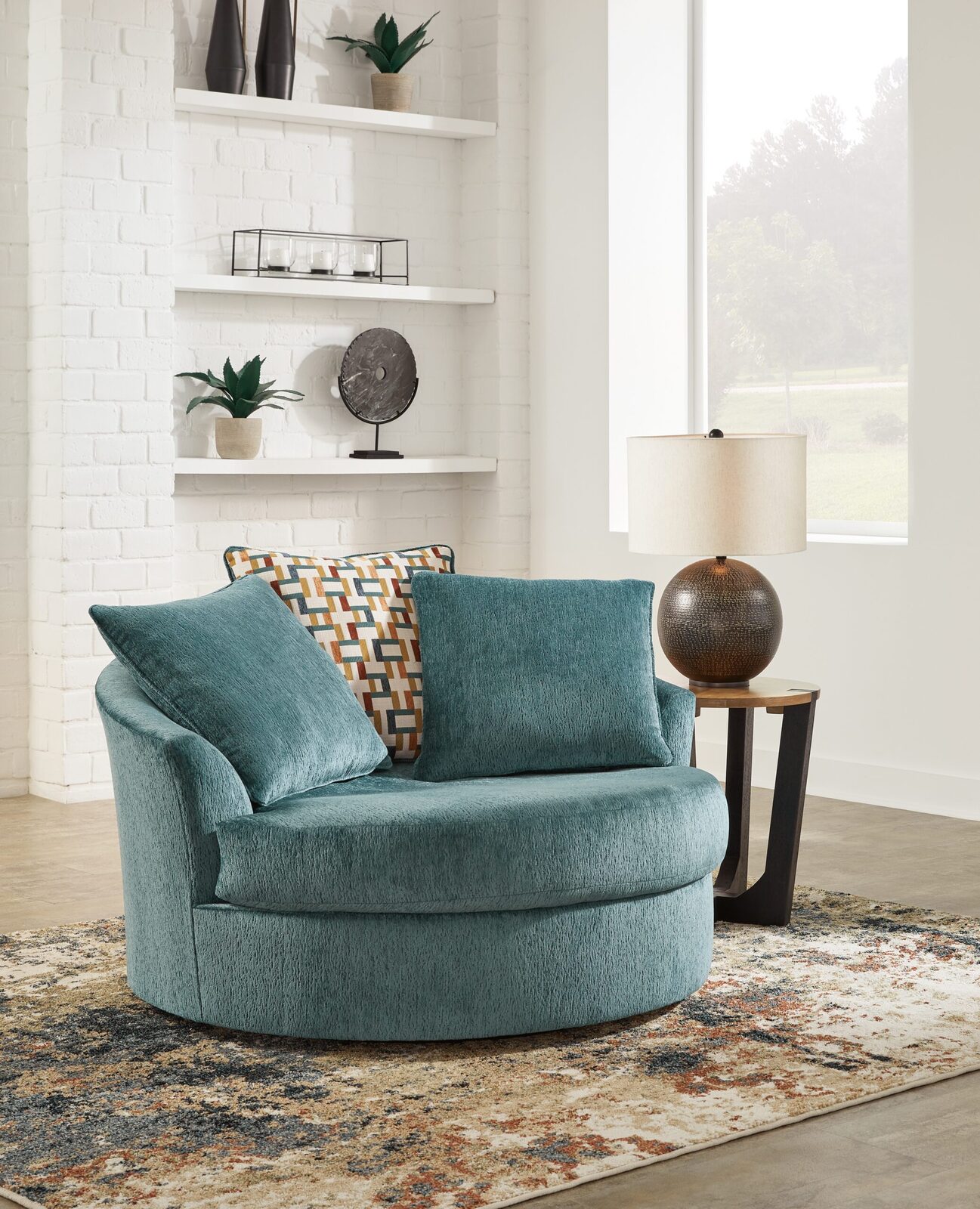 Laylabrook - Oversized Swivel Accent Chair - Image 2