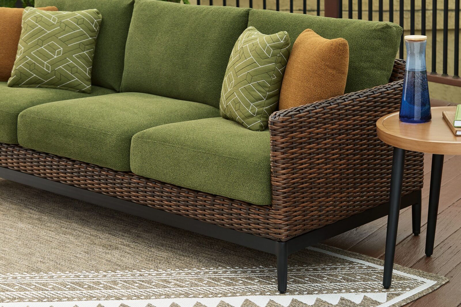 Horizon Hall - Sofa With Cushion - Brown / Green - Image 6