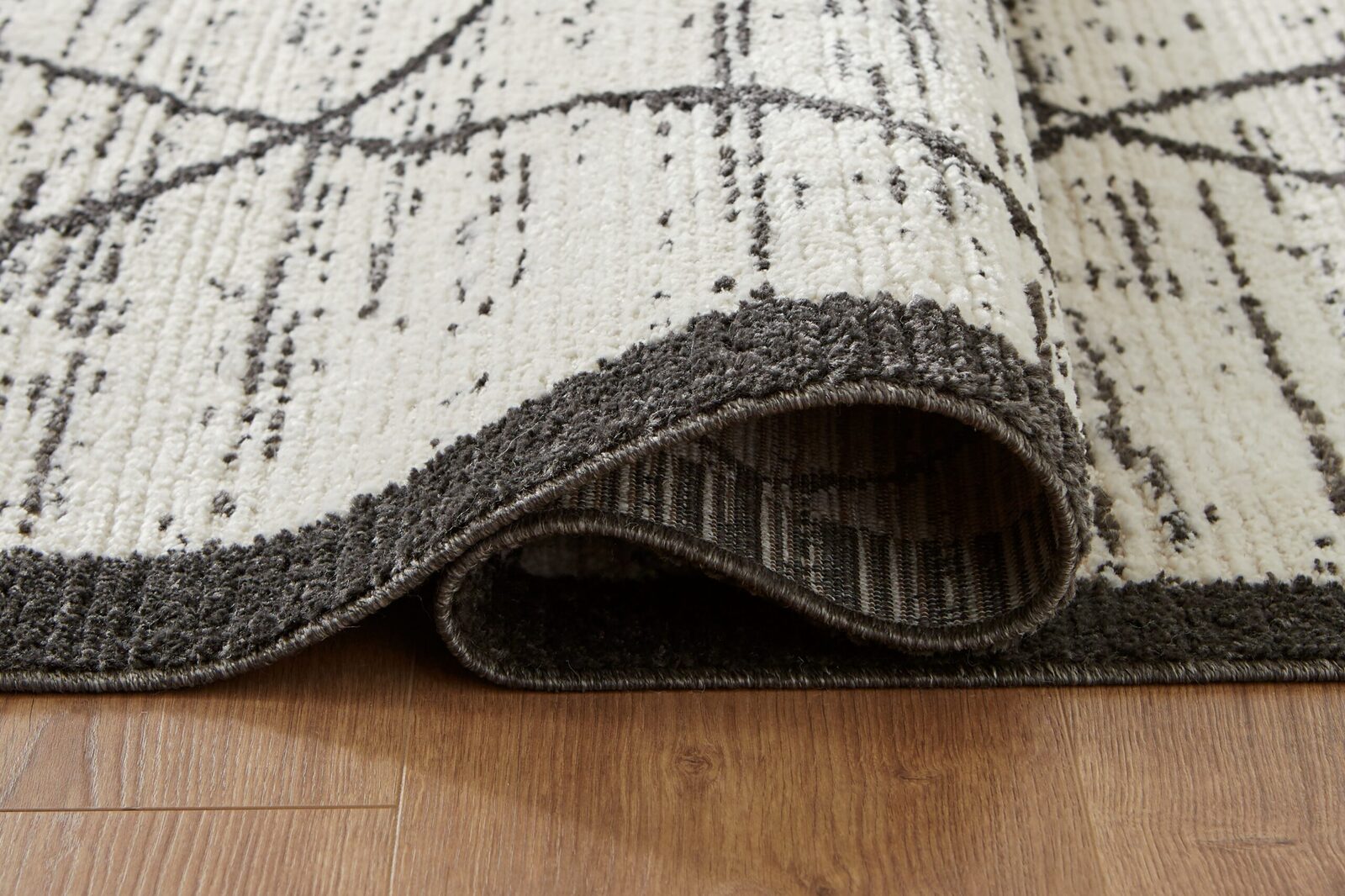 Fenriston - Rug - Image 4