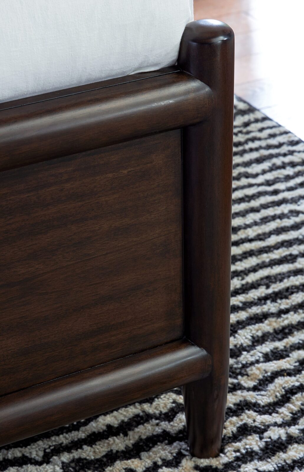 Dantenton - Panel Bed - Image 7