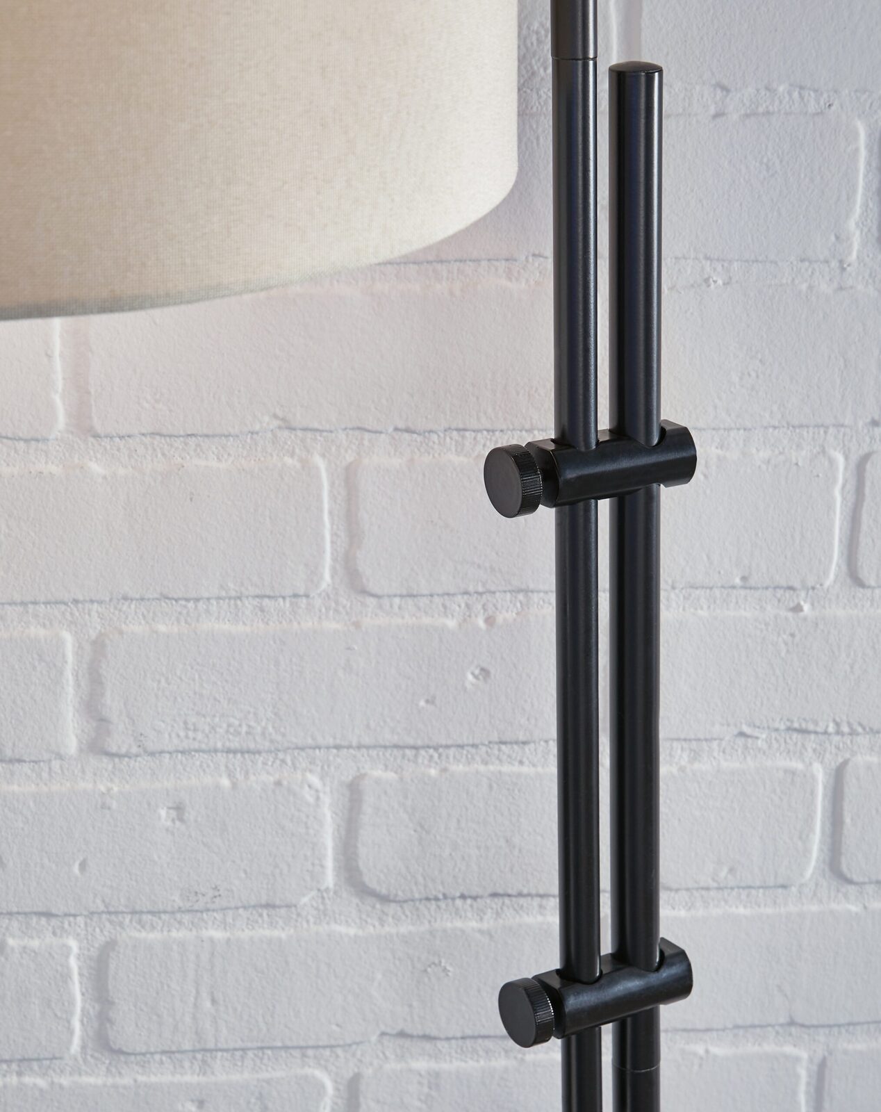 Baronvale - Metal Accent Lamp - Image 4