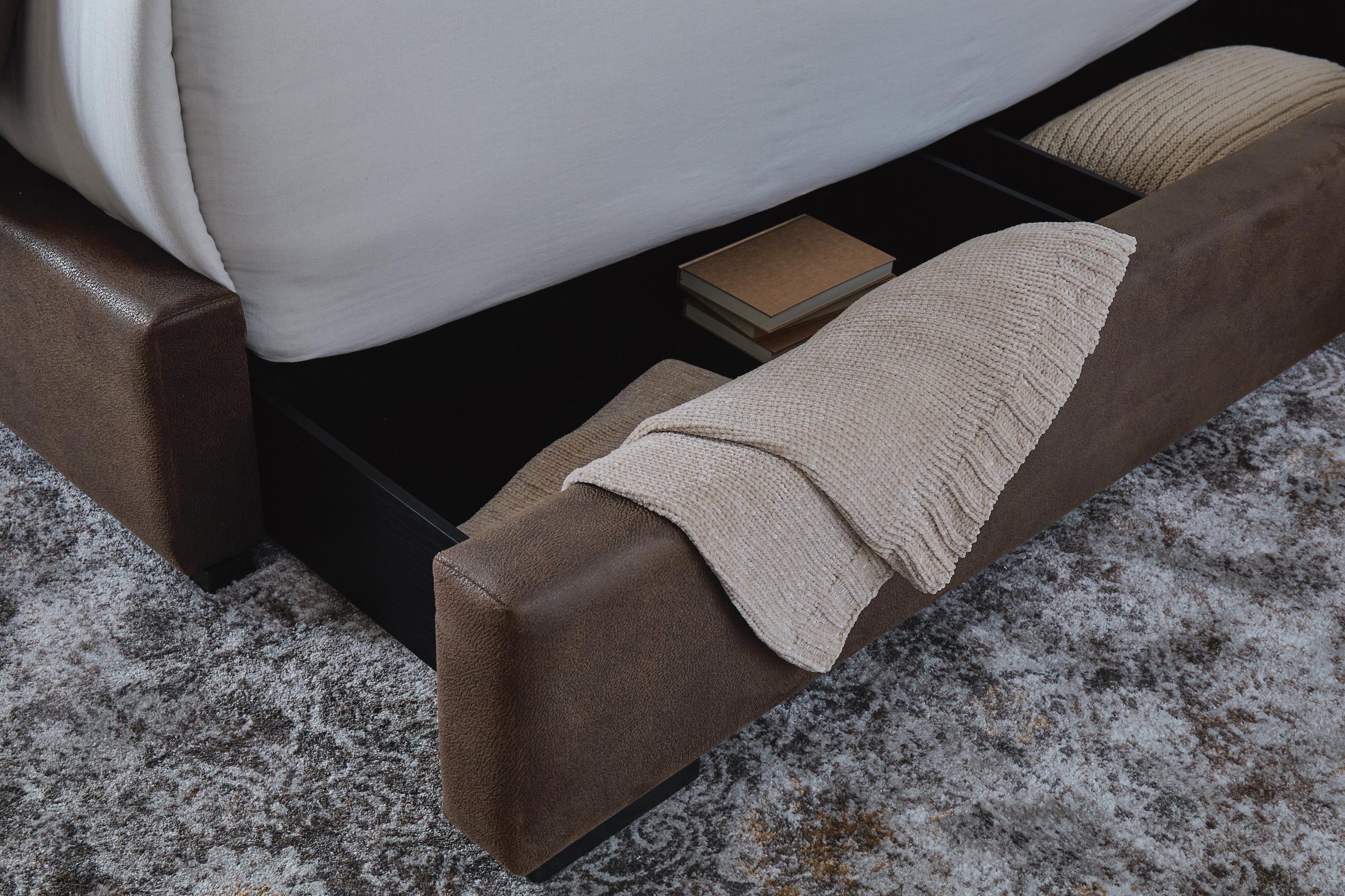 Lavernty - Upholstered Storage Bed - Image 8