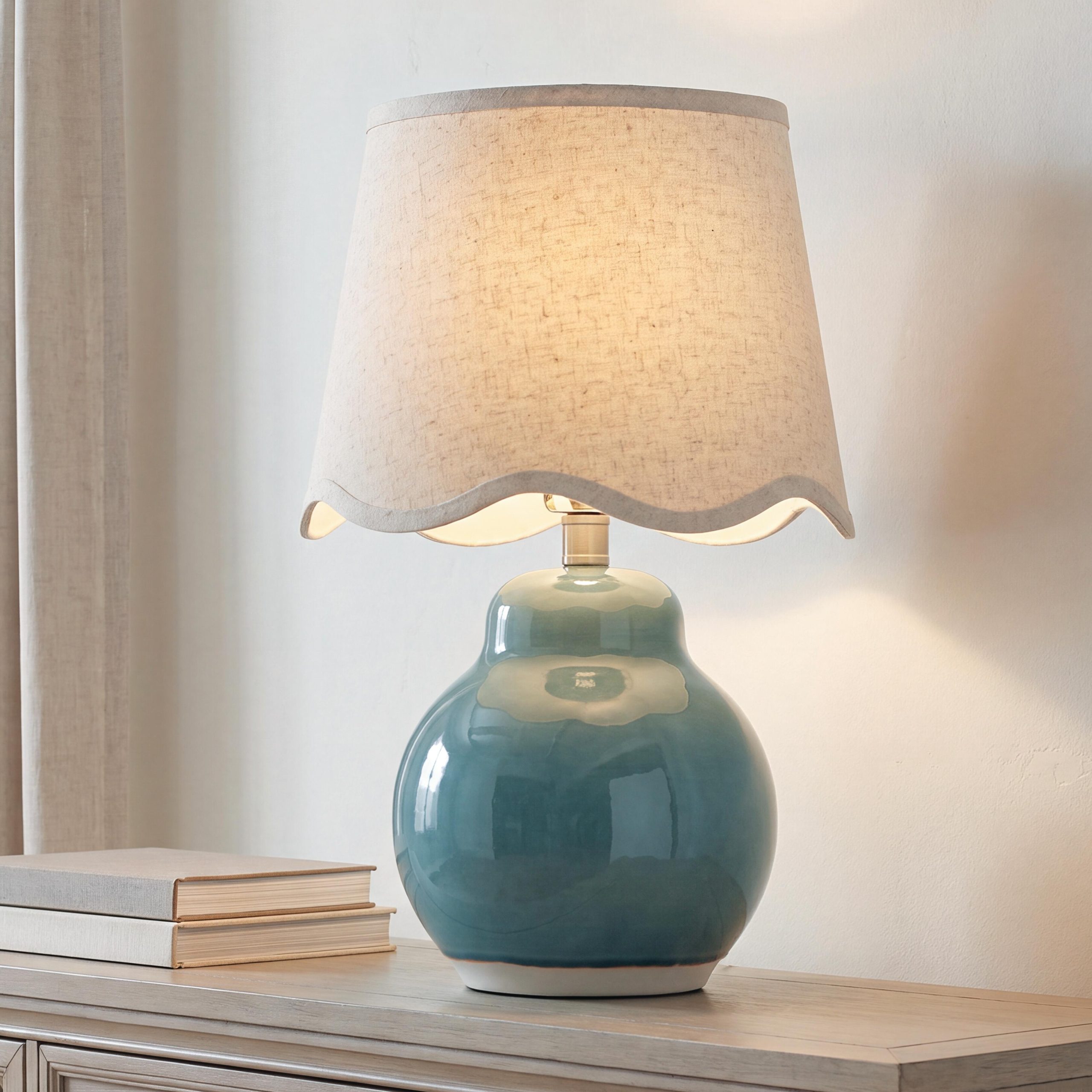 Byronburg - Ceramic Table Lamp - Blue / Beige - Image 2