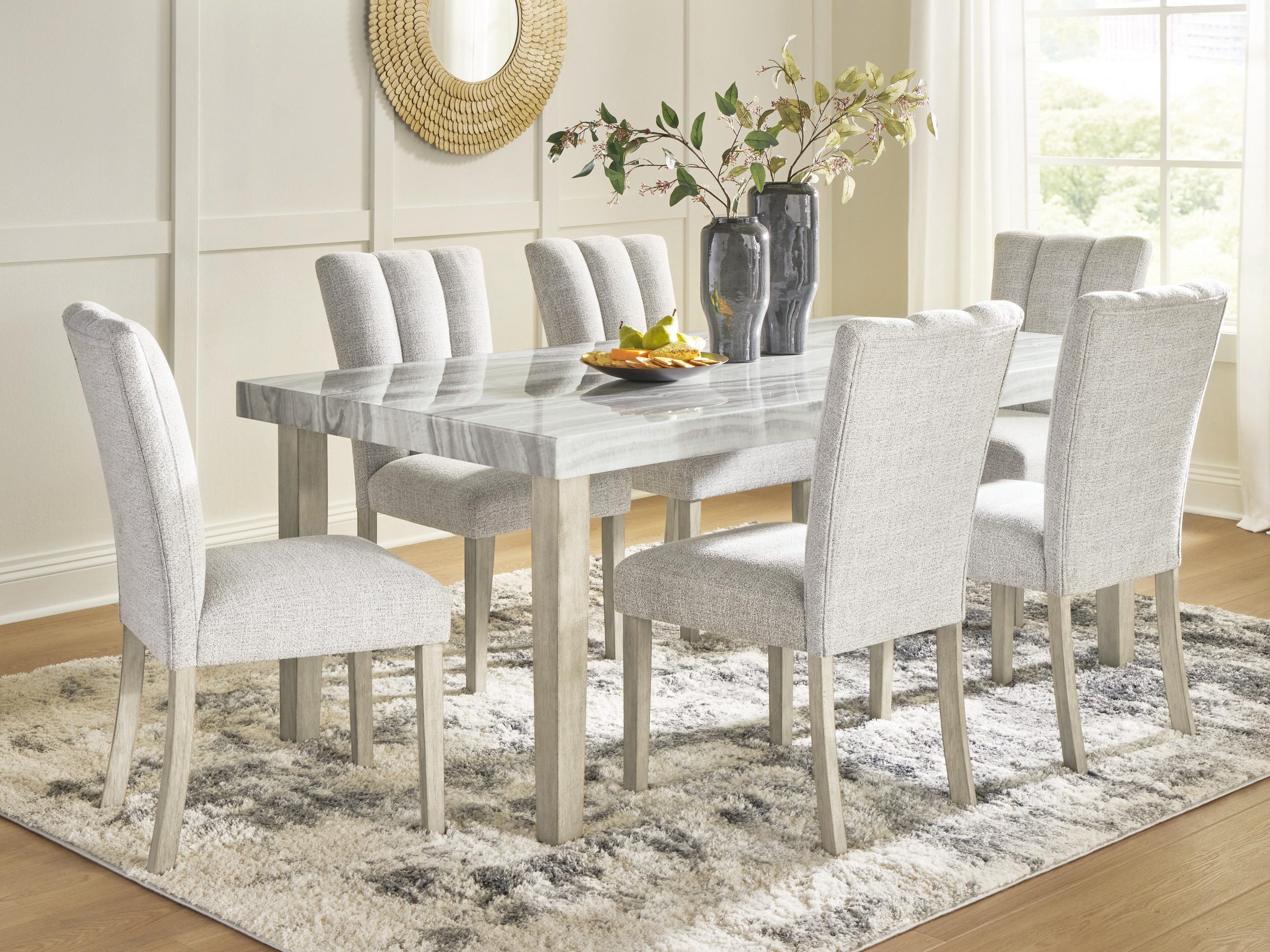Larawyn - Dining Table Set - Image 3